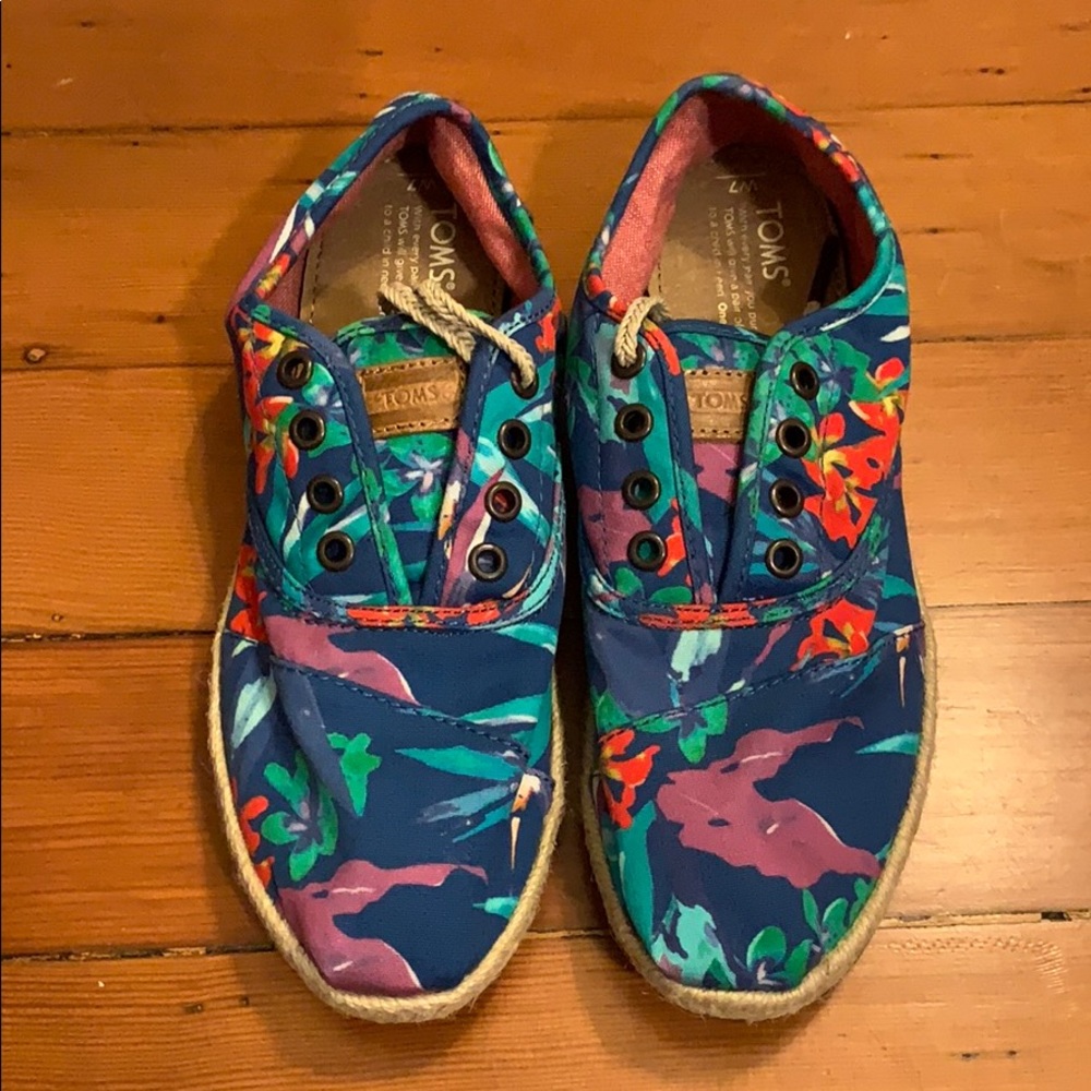 Toms Cordones Sneakers - Size 7 - NEW
